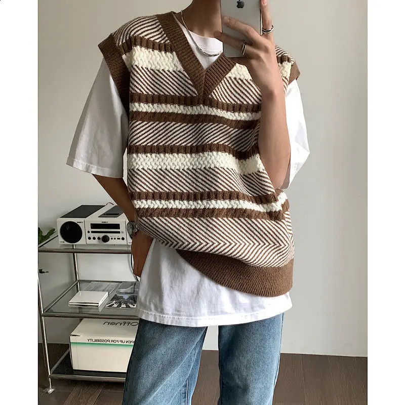 Bloc de couleur d'automne Gile de pull rayé pour hommes coréens mode coréen décontracté sans manches en tricot en tricot mouleux hommes et femmes