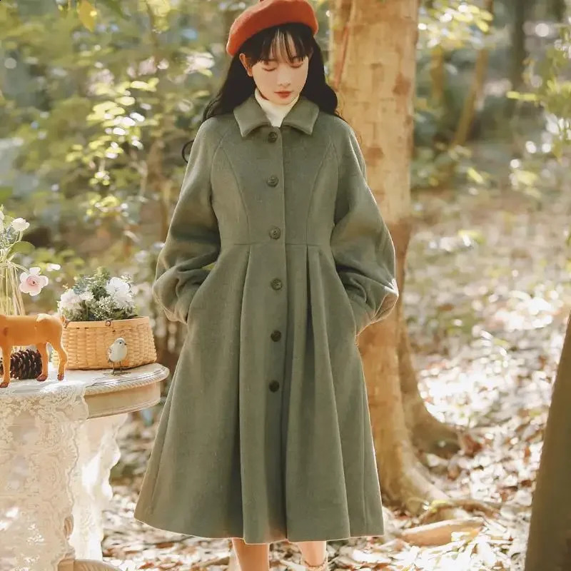 French Vintage Woolen Coats Women Autumn Winter Elegant Pleated Long Coat Female Sweet Lantern Sleeve Jackets 240826