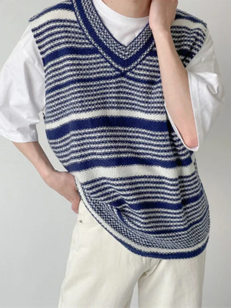 Striped Knit Sweater Male Vest Waistcoat Mens Clothing Blue Sleeveless V Neck Korean Style Trend Spring Autumn Maletry A X 240826