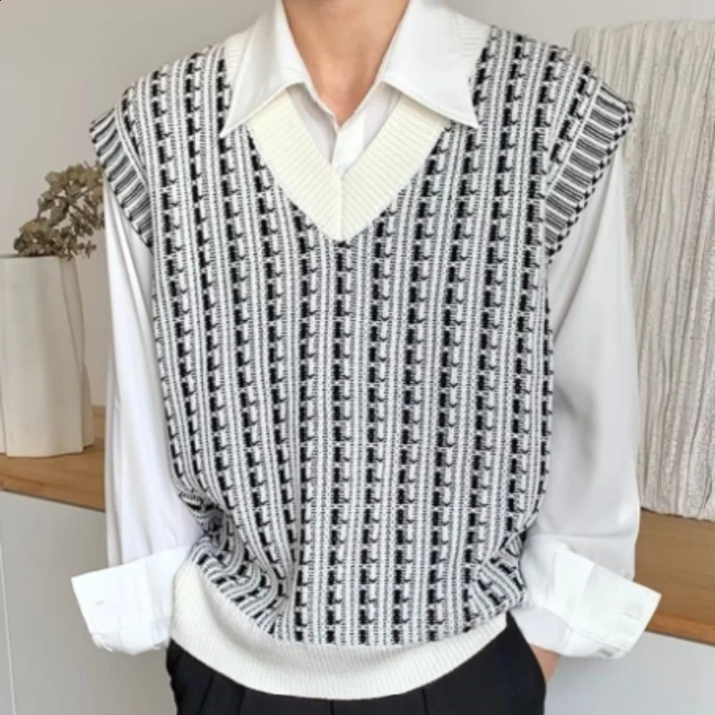 Sweaters Vest Mens Uniform Vest V-neck Spring Autumn Kit Mens Sweaters Korean Fashion Clothing 240826
