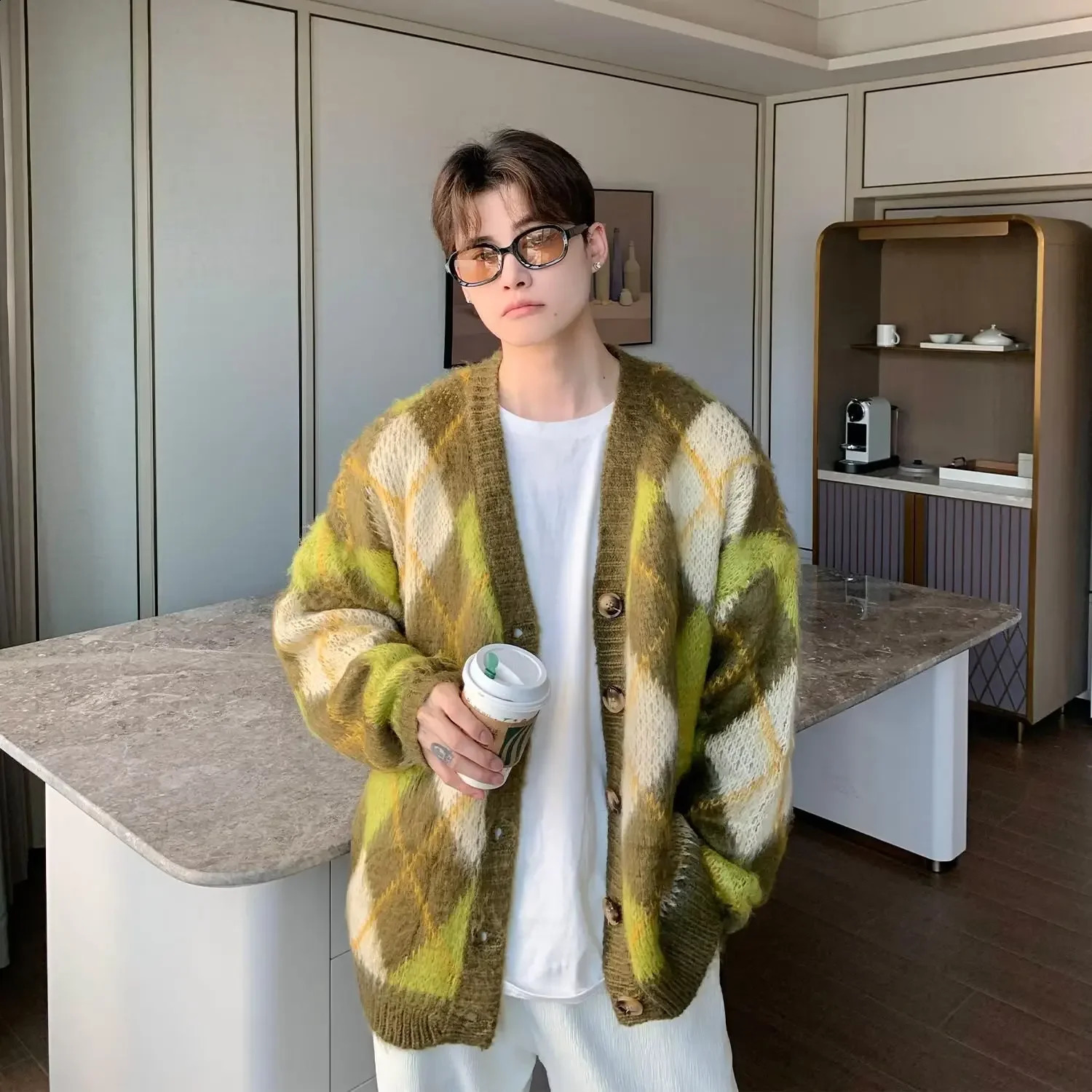 Autumn/Winter Couple V-neck Knitted Top Lazy Japanese Style Loose Fit Pine Green Checkered Mens and Womens Sweater 240827
