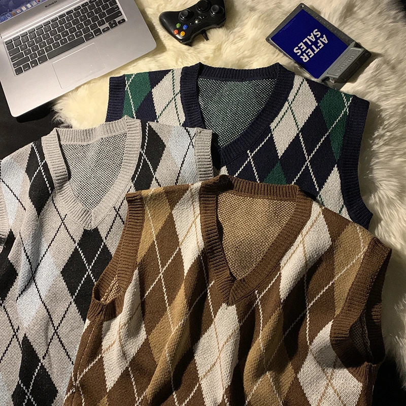 Autumn Plaid Pattern Mens Sweater Vest Retro V-neck Sleeveless Knit Vest Korean Style Clothes Student Sweaters V10 240826