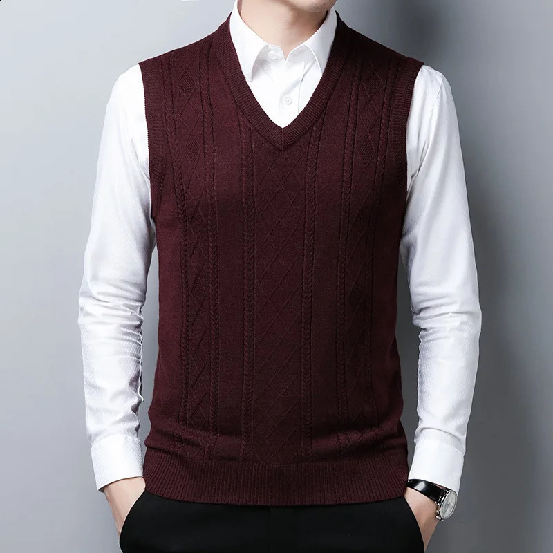 In The Fall and Winter of Mens Vest Fashion Pure Color Jacquard Young Warm Sleeveless Fur Shawl Sweater 240826