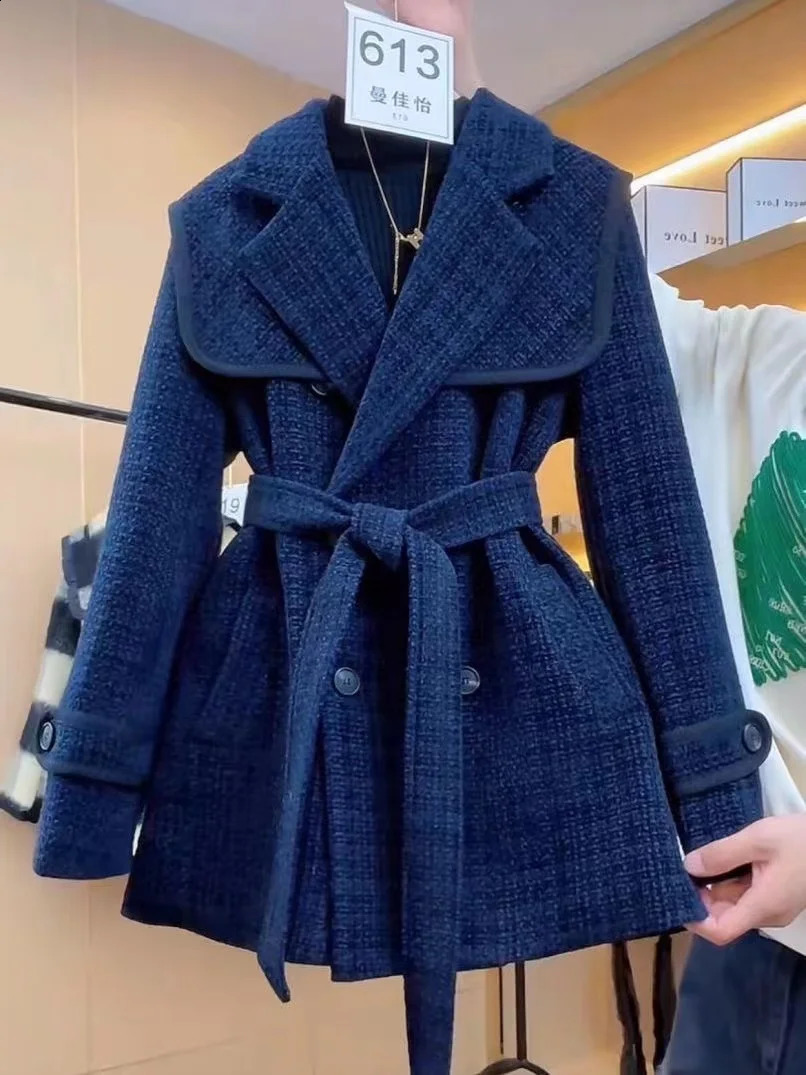 Elegant retro womens thick coat 2024 winter long sleeved double-layer warm coat womens wool Hepburn clothing 240827