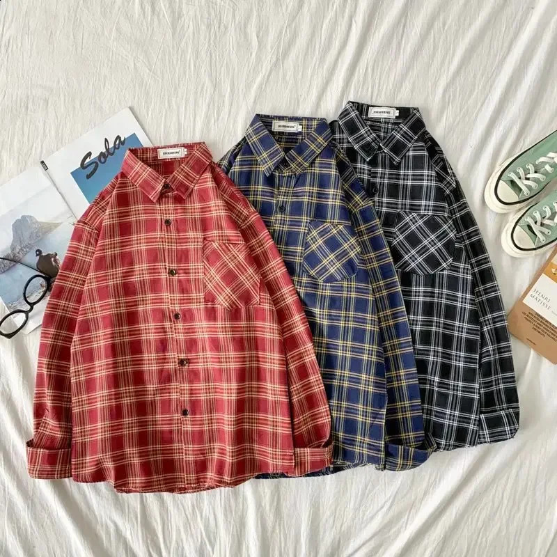 Hong Kong Kong Vintage Plaid à manches longues à manches longues pour les hommes Arrivée automne / niche sensible hiver