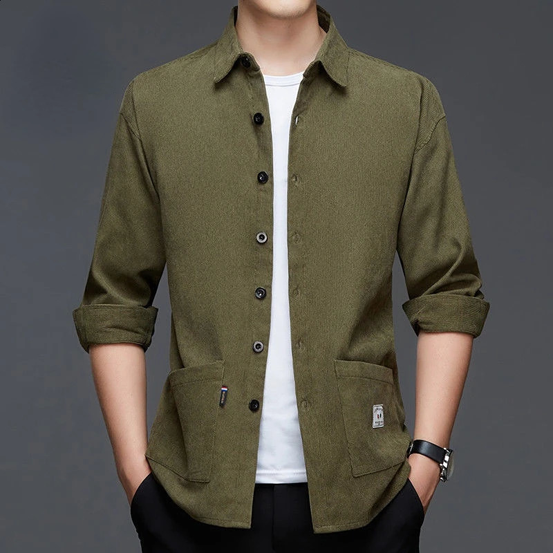Spring and Autumn Mens Corduroy Solid Shirt Korean Fashion Street Clothing Mens Long Sleeve Button Pocket Business Loose Coat Top 240827