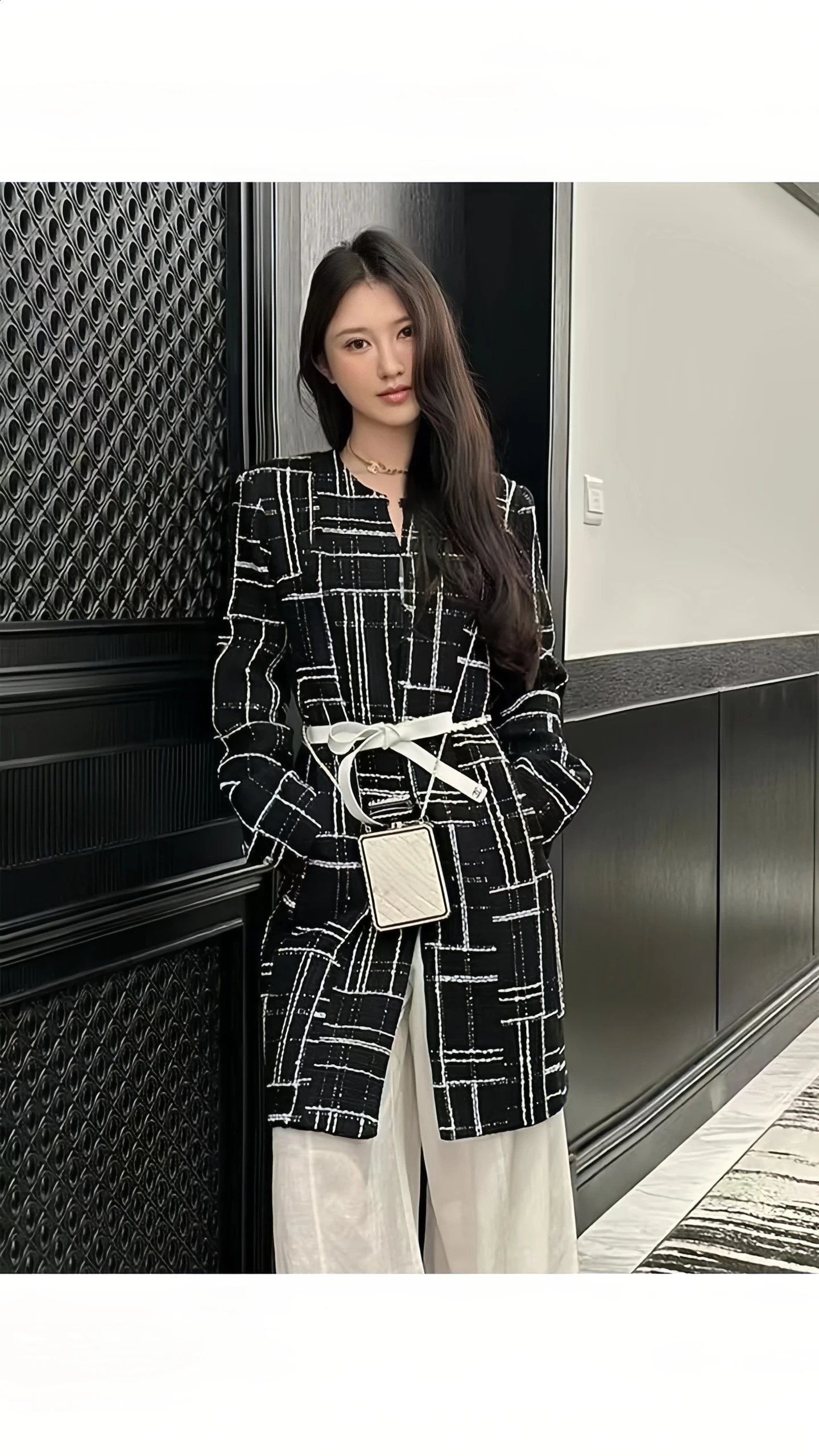 Robe en tweed contrastée de femmes cc veste en noir et blanc monochrome contrasté monochrome ligne ski polyvalent Street commerciale 240827
