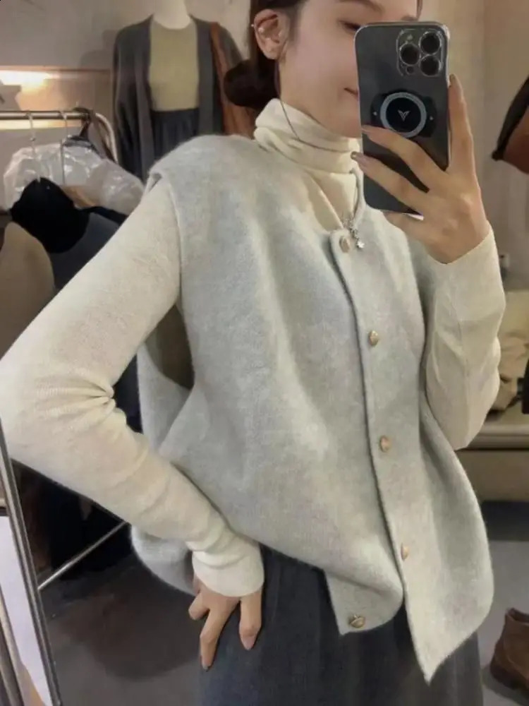 Autumn and Winter Small Gold Button Round Neck Slimming Knitted Vest Fashionable Casual Loose Shoulder Top Womens Clothing 240826
