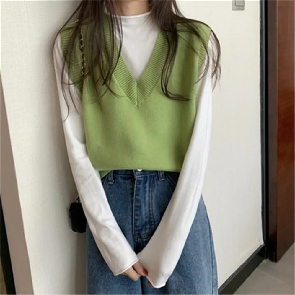 Pull coréen Femmes Automne solide et hiver entièrement assorti la veste décontractée en V tricot en V Femmes sans manches élégantes et simples 24