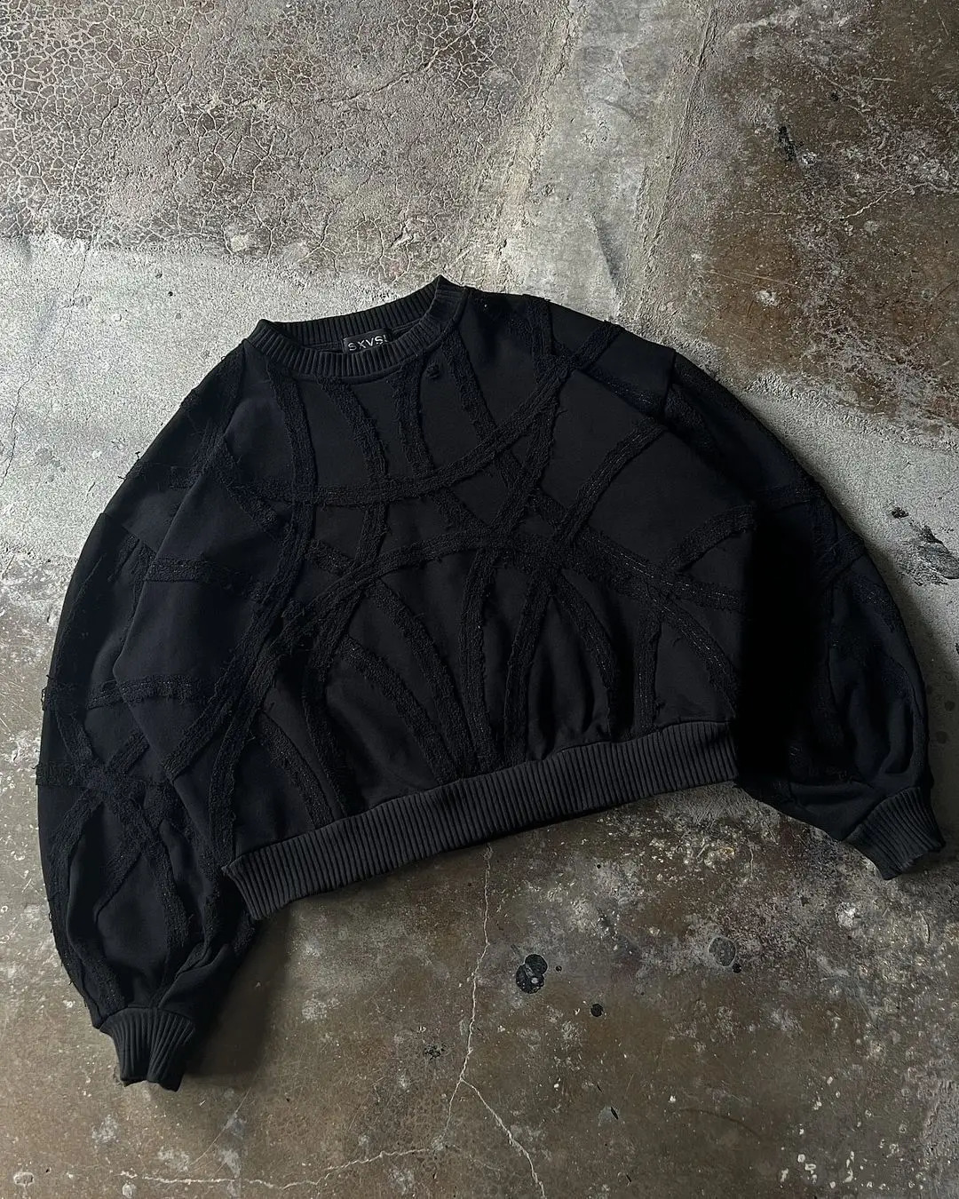Retro Black Gothic Sweatshirt Patchwork Striped Long Sleeved Sweater Thickened Warm Autumn and Winter Streetwear 240827