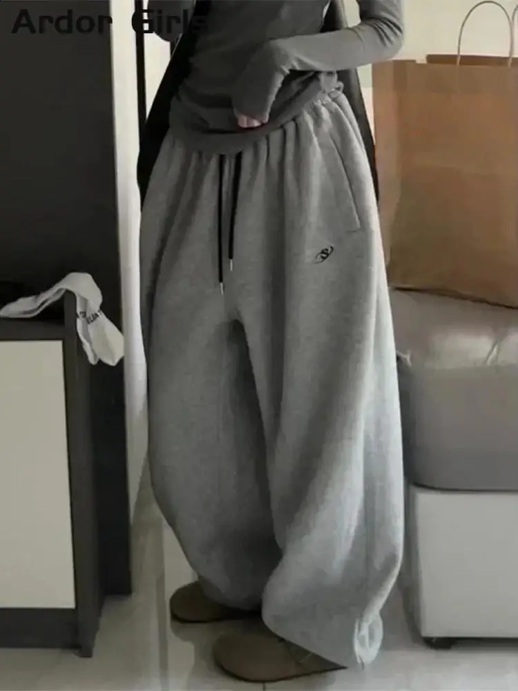 Fleece Womens Sweatpant Spring Y2k Oversize Loose Thicken Female Pants Mid Waist Drawstring Straight Lady Wide Leg Trouser 240827