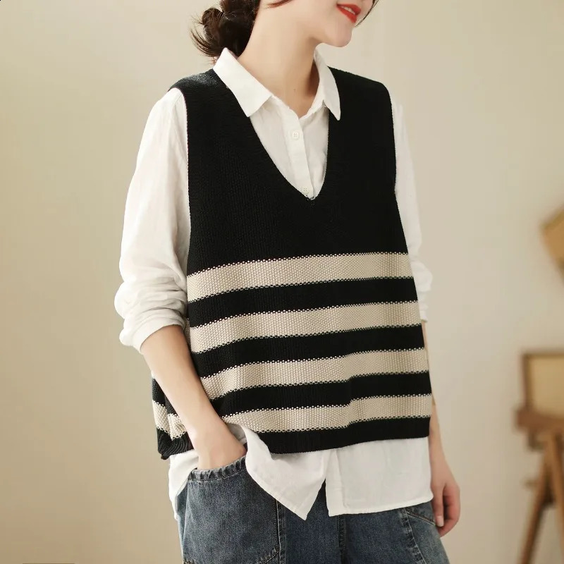Womens commuting simple striped sweater vest autumn winter womens clothing casual loose sleeveless V-neck knitted top 240827