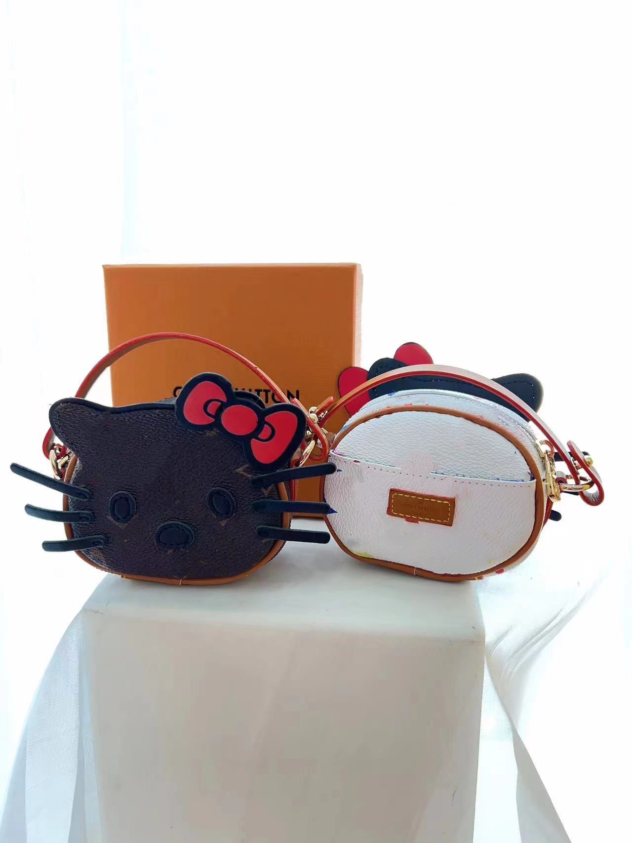 Newest Fashion Womens Coin Purses Designer Color Letter Storage Wallet Pocket Cute Cat Cartoon Ladies Clutch Bag With Chain Can Be Shoulder Bags Tot