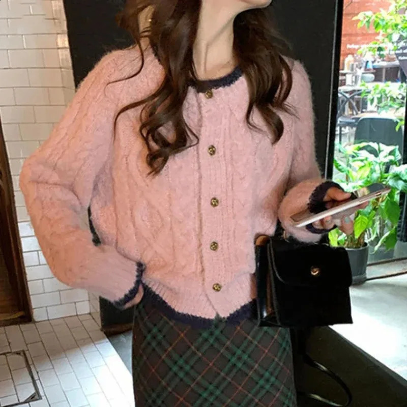 Womens Sweater Long Sleeve Short Cardigan Loose Casual Crop Knitted Sweater Crewneck Fall Winter Ladies Button Down Knitwear 240828