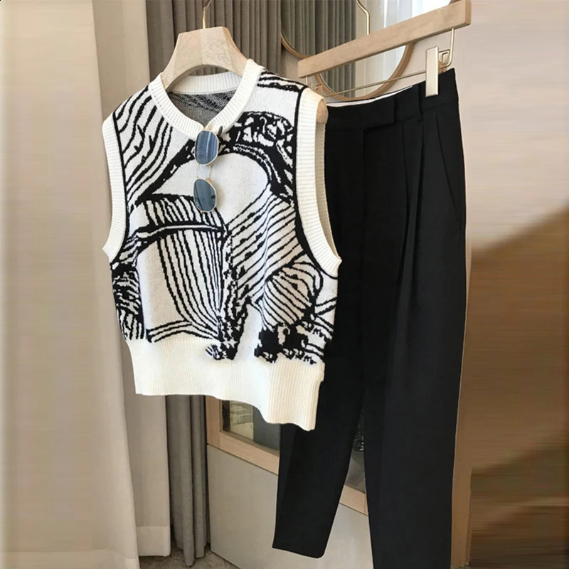 womens fashionable retro jacquard chic Y2K Harajuku Pullover sweater vest Korean womens O-neck sleeveless ultra-thin knitted vest 240827