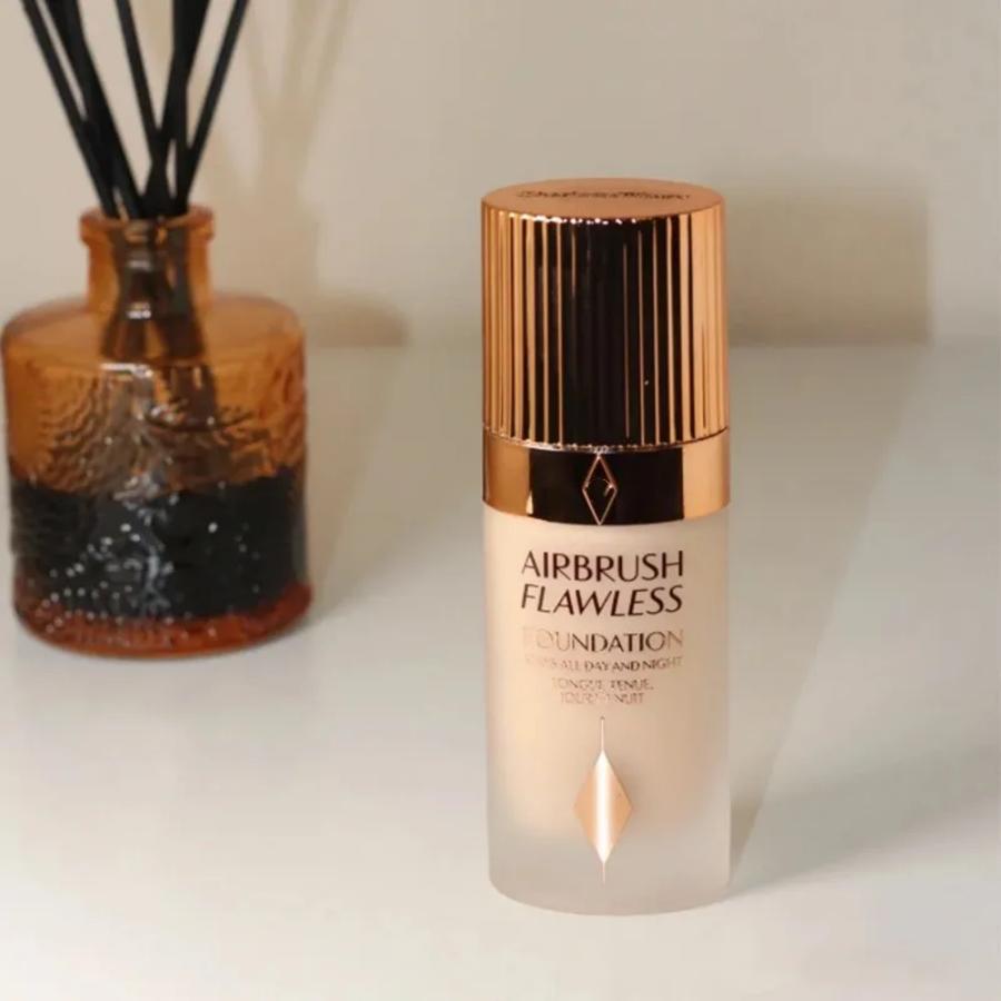 2pcs marque 30ml faille de l'aérographe moins fondation reste toute la journée et la nuit de maquillage liquide Foudantion 4 couleurs 1N 2N 1C 2C