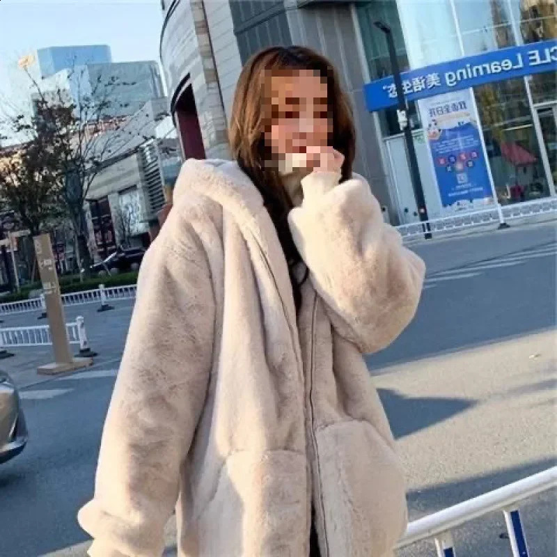 2023 Korean Style Faux Fur Mediumlength Thickened Hooded Overcoat Lamb Wool Jacket For Women Winter Loose Type Pattern 240828