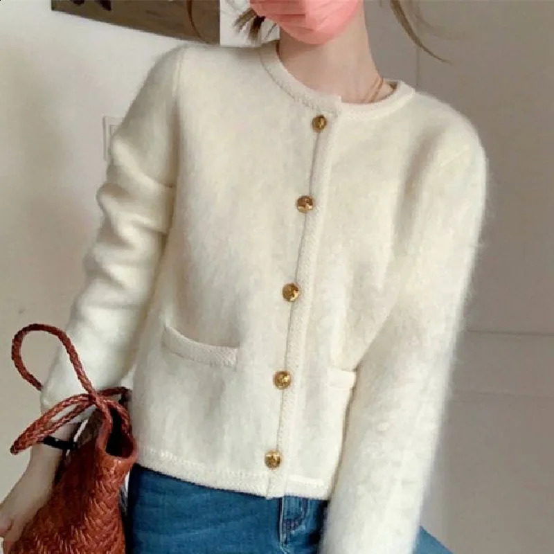 Soft White Sweater Elegant O-Neck Single Breasted Versatile Coat Womens Autumn/Winter Comfortable Knitted Cardigan 240828