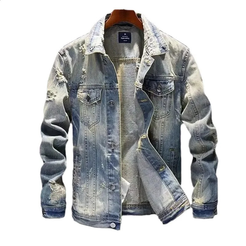 Spring and Autumn Mens Denim Jackets Are Loose Casual and Versatile. Autumns Trendy and Trendy Outerwear Jacket 240828