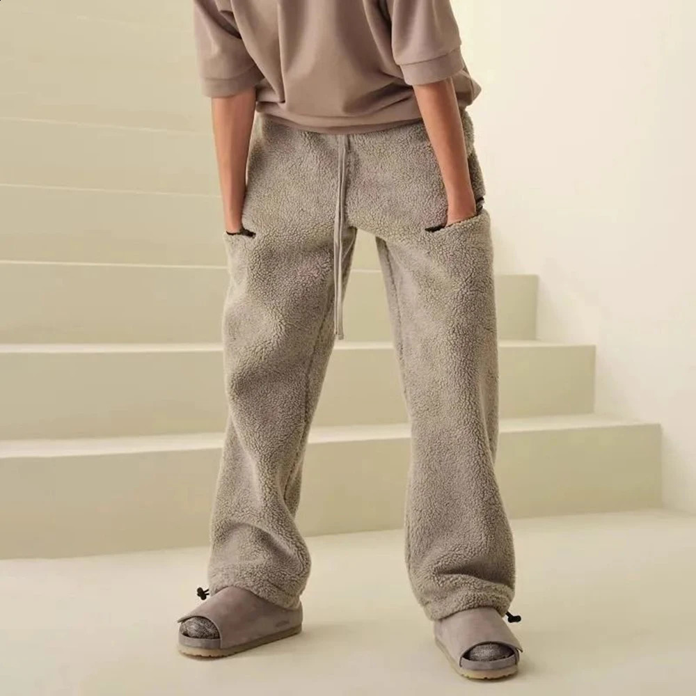 Mens Warm Casual Loose Trousers Autumn And Winter High Street Fashion Solid Color Plush Sports Straight Sweatpants For Men 240828