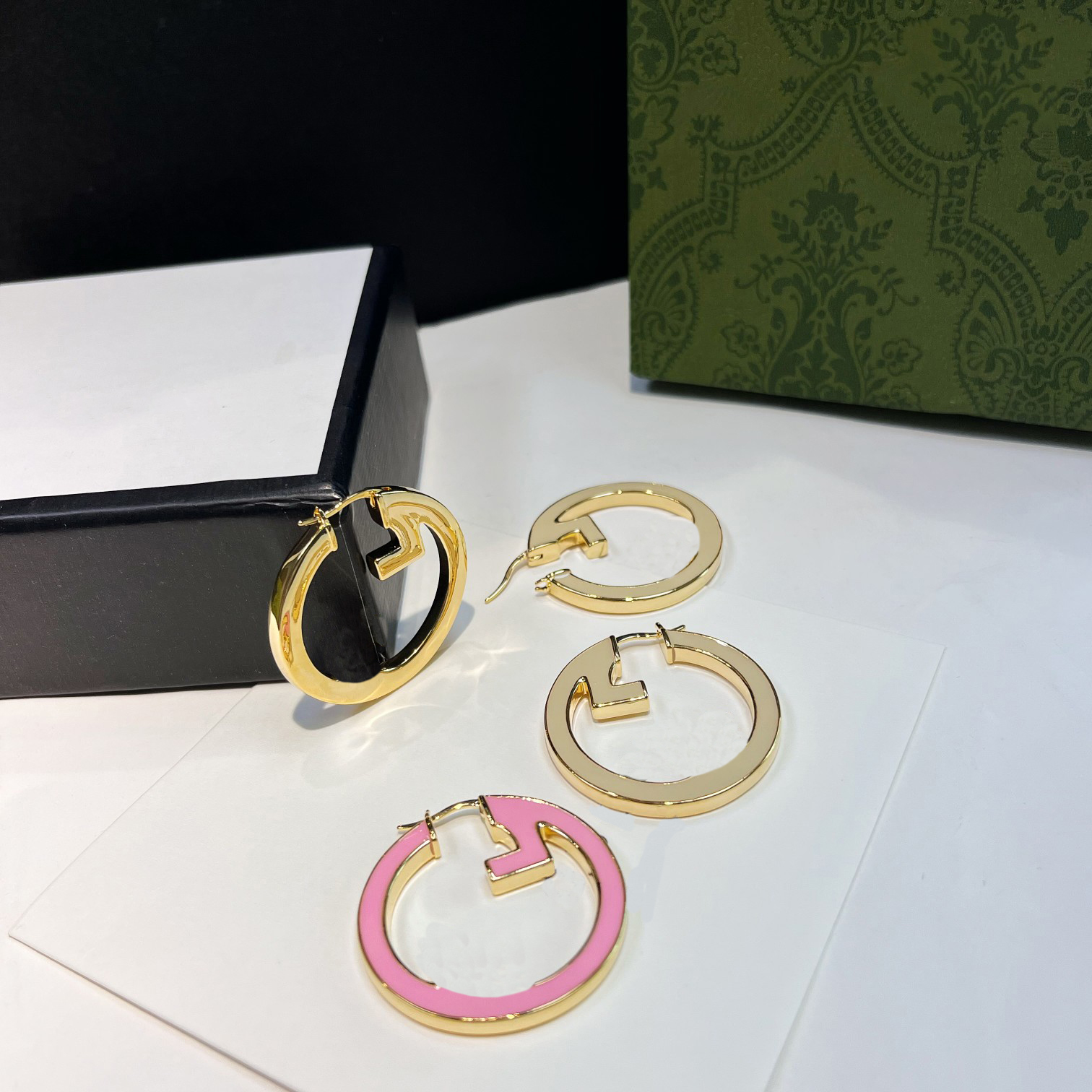 Boucles d'oreilles de cerceau Designer Bijoux Designer Classic 18K Gold-plaqué matériau de matériau de matériau d'oreilles Boucle d'oreille Boucl