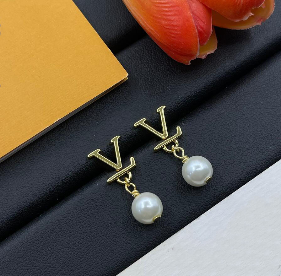 Designer Pearl Charm Dangle Earring Stud Fashion Brass Earrings Aretes Orecchini Jewelry for Women Exquisite Lovers Gifts