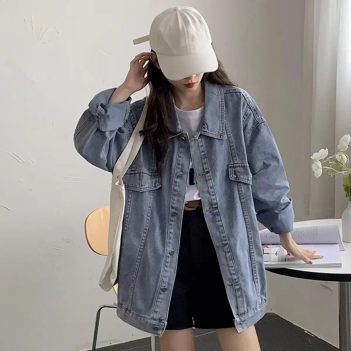 Vintage Denim Jacket Womens Loose-fit Long Sleeve Top For Spring Autumn Style Korean Version 240828