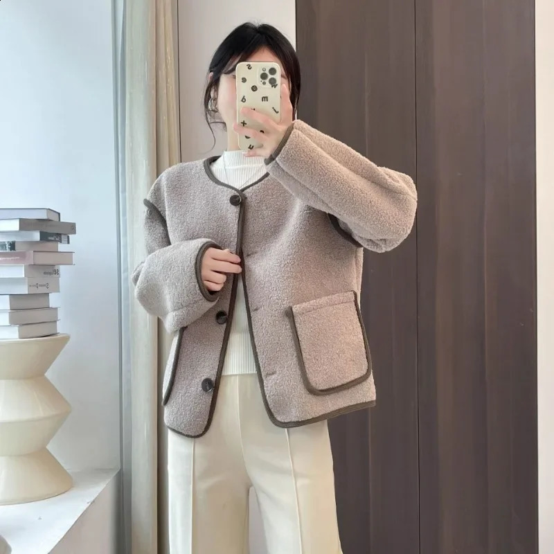Lamb Wool Jacket for Women Autumn and Winter Collection Womens Cardigan Lamb Wool Loose and Thick Fur One-piece Top 240828