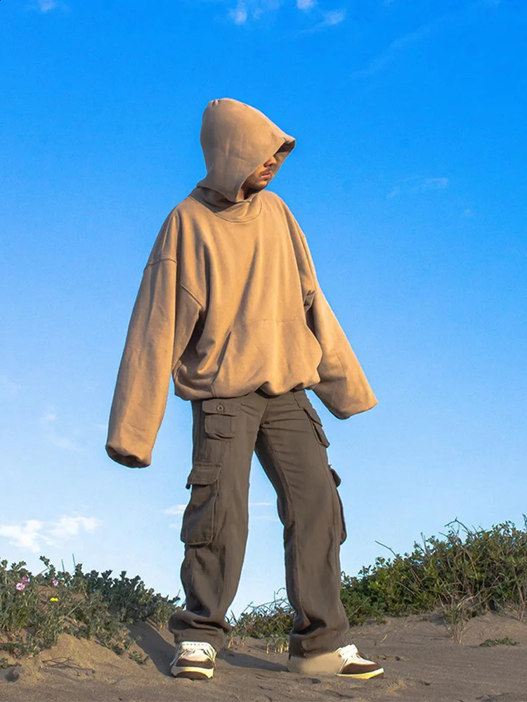 Autumn Plush Oversized Short Hoodie Mens Fashion Solid Kangaroo Pocket Pullover Sweatershirt Male Street Loose Warm Tops 240828