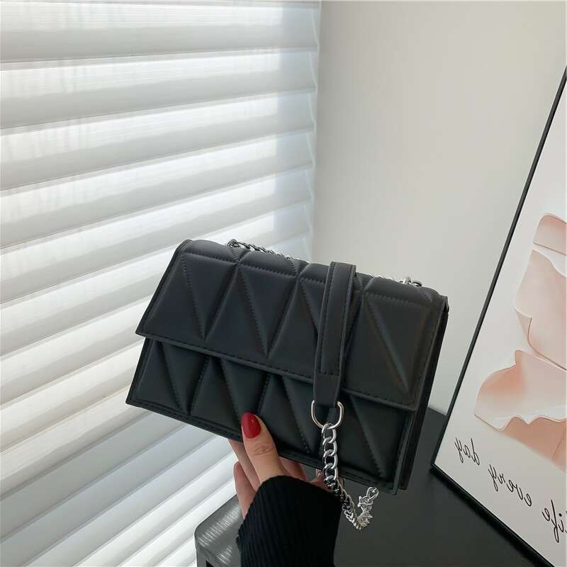 News Texture western-style bag women's bag plot 2024 new trend fashion chain small square bag retro atmospheric crossbody bag
