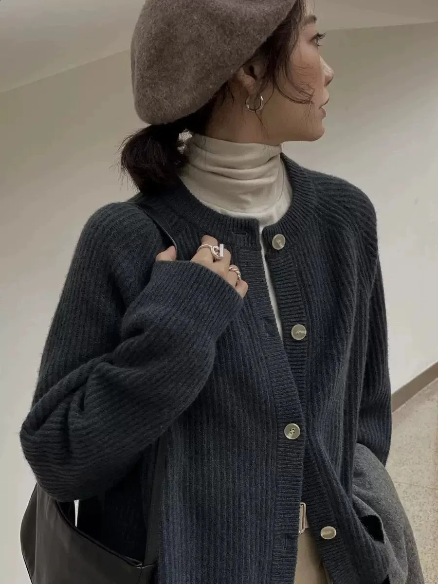 autumn and winter 100% pure cashmere knitted cardigan womens round neck foreign air loose sweater coat 240828