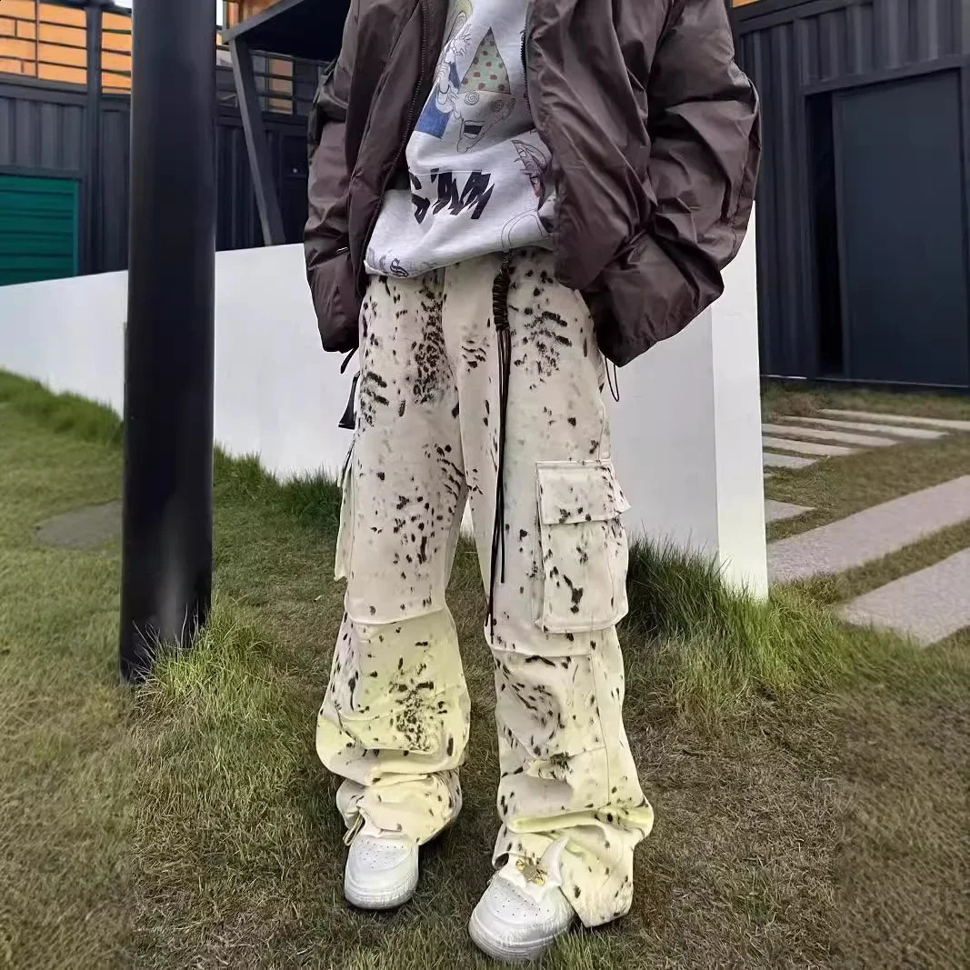 Jeans de style High Street à la mode automne American Fashion Loose Fit Bell Bottoms Hip Hop Pantalon de cargaison de jambe droite pour hommes Fe