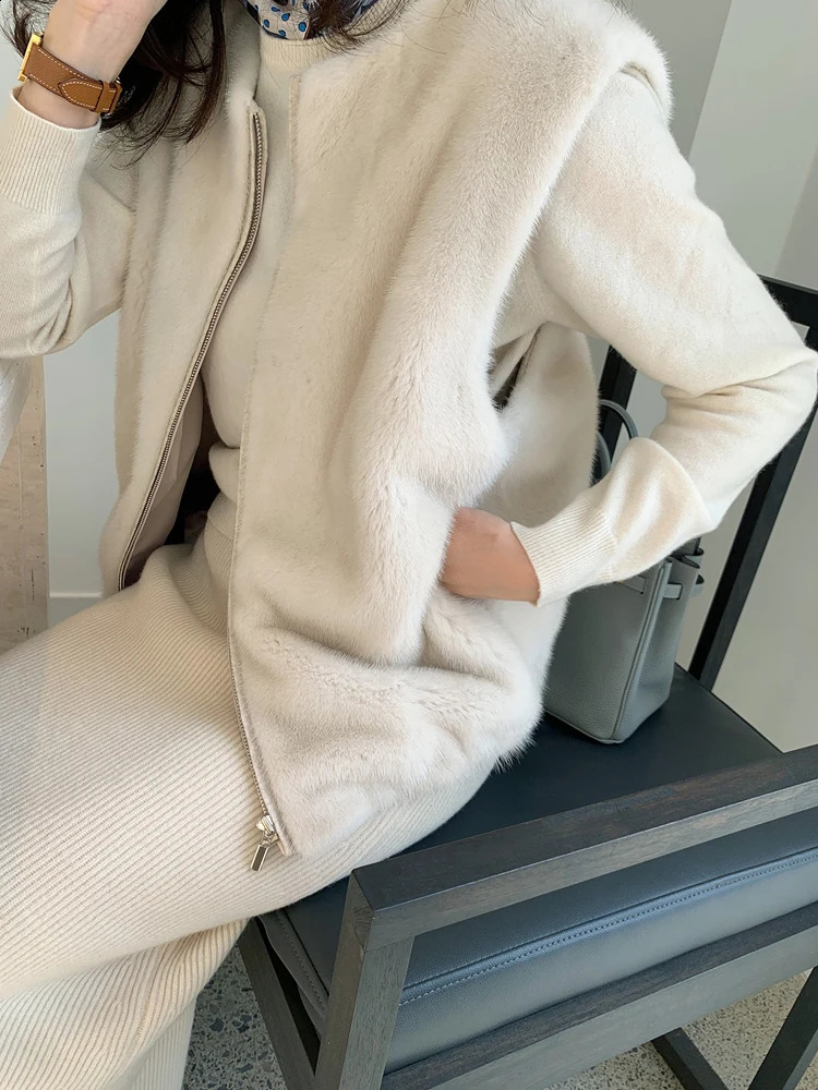 Winter Women Faux Fur Vest Removable Hood Sleeveless Korean Fashion Warm Hooded Faux Fur Coat Female Jacket Black White 240829