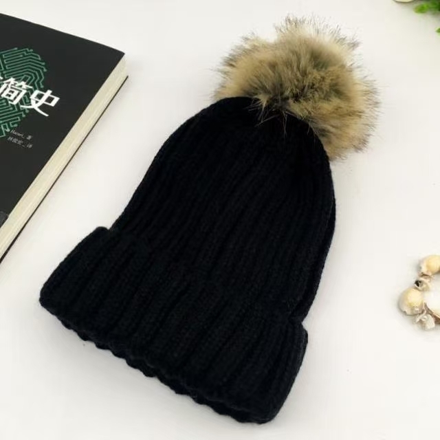 Designer Beanie Canadian Hat For Women Luxury Bonnet With Cuffed Brim Multicolors Classic Black And White Faux Fur Pom Trendy Winter Canadian Hat wa
