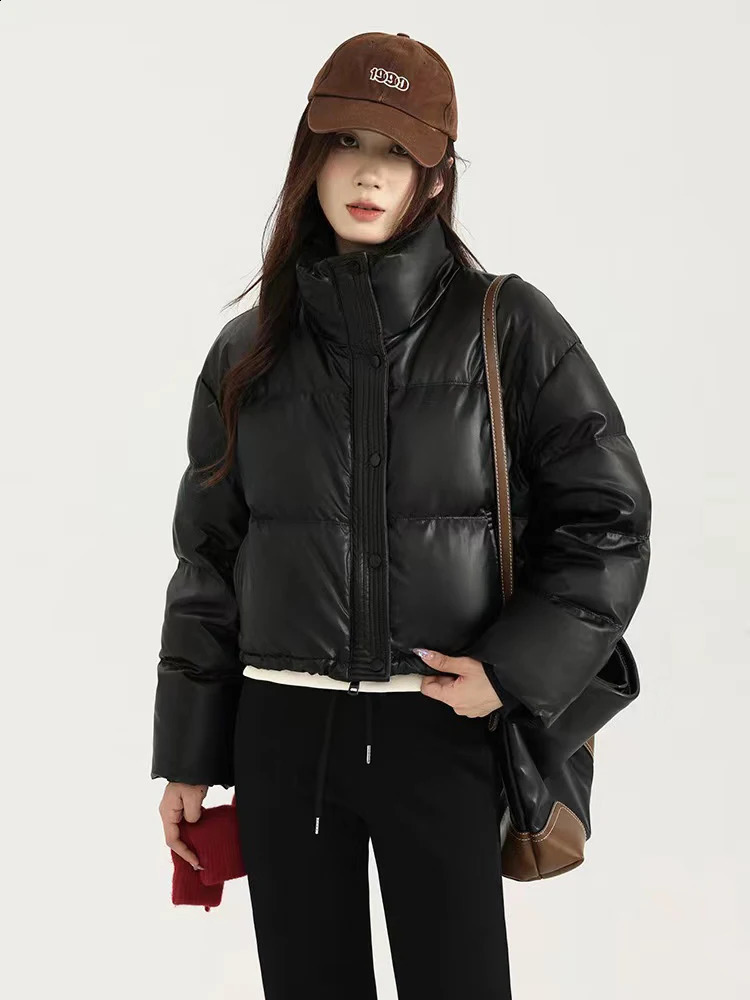Winter Warm Short Parkas Women Y2K Fashion Pu Leather Crop Puffer Jacket Female Loose Streetwear Zipper Long Sleeve Down Coats 240830