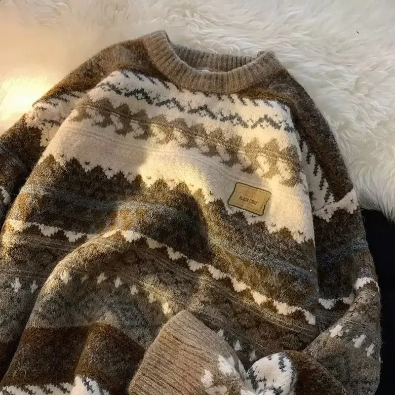 Pulllateur en tricot à la mode en vrac en vrac décontracté d'automne / hiver pour hommes de style coréen