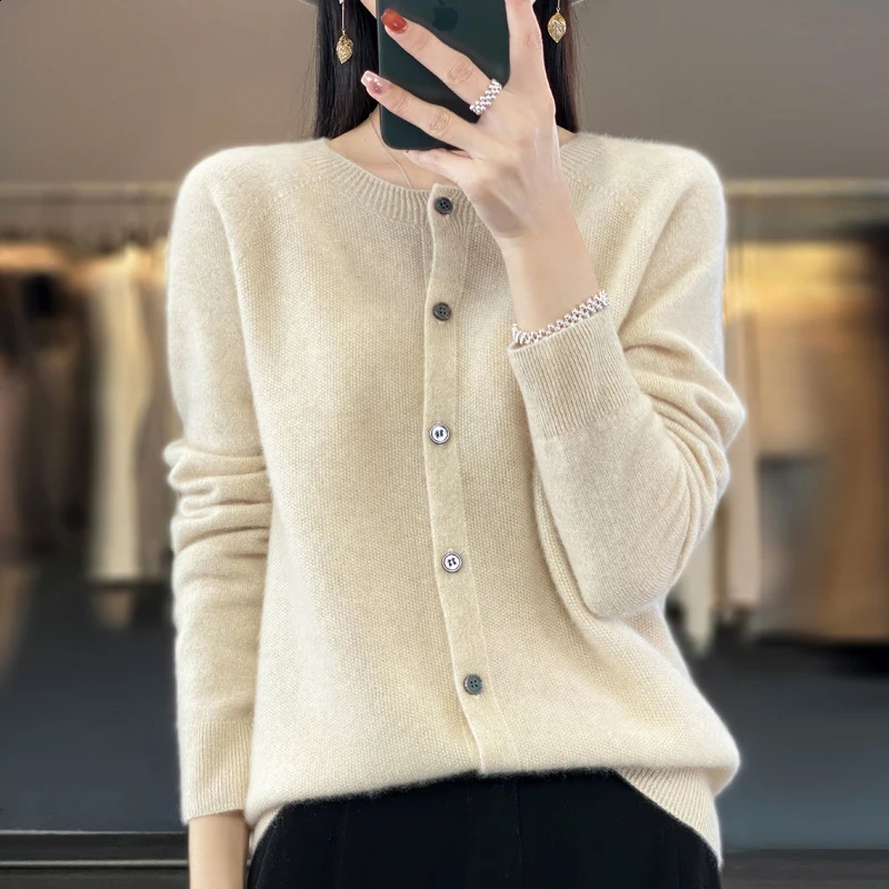 Femmes 100% Mérino Pull en laine d'automne hiver O NECK PREMIER LIGNE CARDIGAN SEAU SANSEUR LONGANT LONGES COSTMERE TIFSEUR TOPS 240830