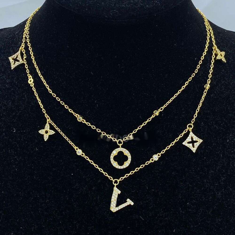 Designer Women's Pendant L Collier Colliers élégants Bijoux de mariage de haute qualité Bracelet Boucle d'oreille Lettres de costume Cadeau de fê