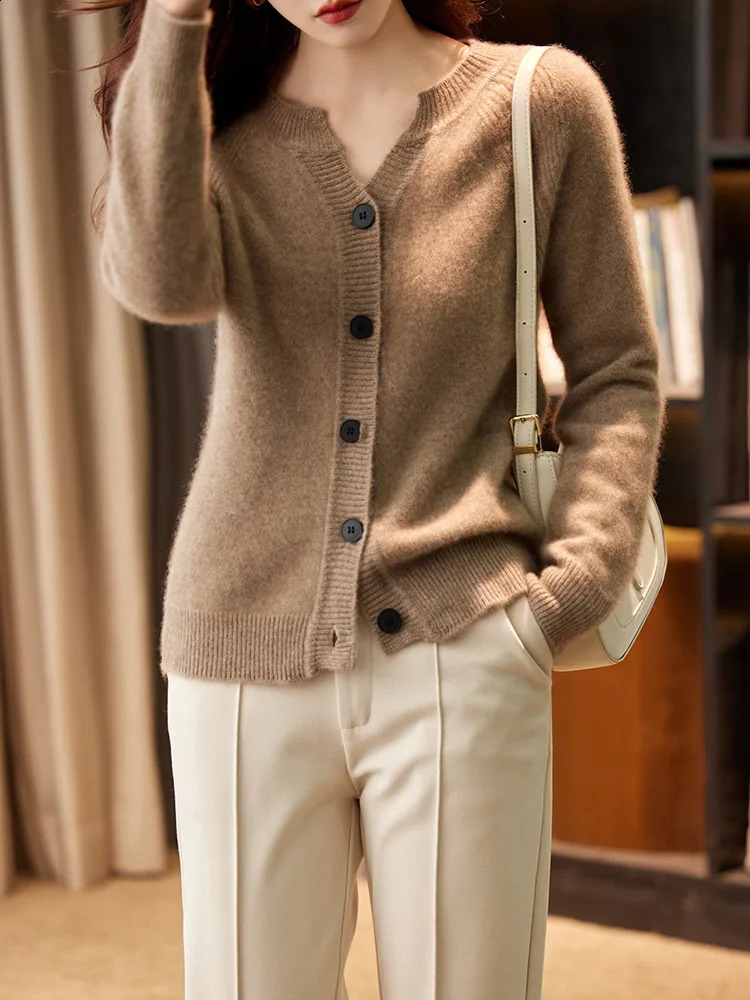 Women V-Neck 100% Merino Wool Cardigan Preppy Style Cashmere Sweater Spring Autumn Buttoned Knitwear Long Sleeve Korean Tops 240830