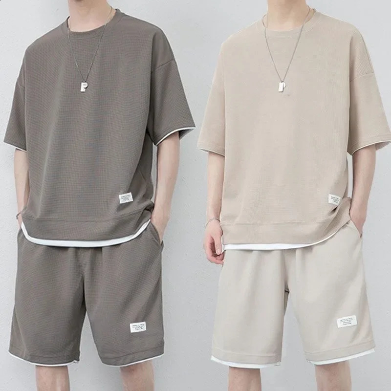 Mens Summer Ice Silk Short Sleeve Trendy Sports Suit Complete Set Cooling Stylish Outfit For Active Men 240826Z