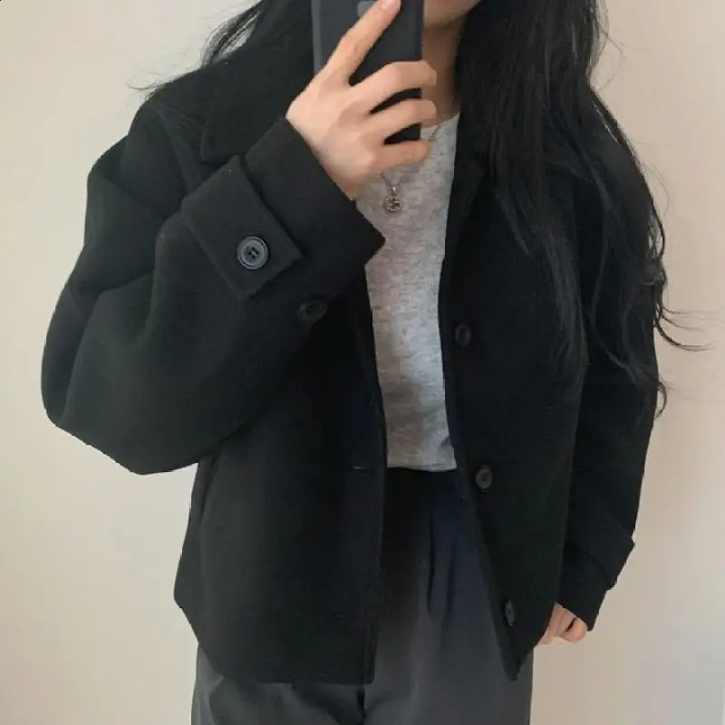 Short Cashmere Coat for Women Wool Overcoat Lapel Collar Single Breasted Female Outerwear Autumn and Winter 240830