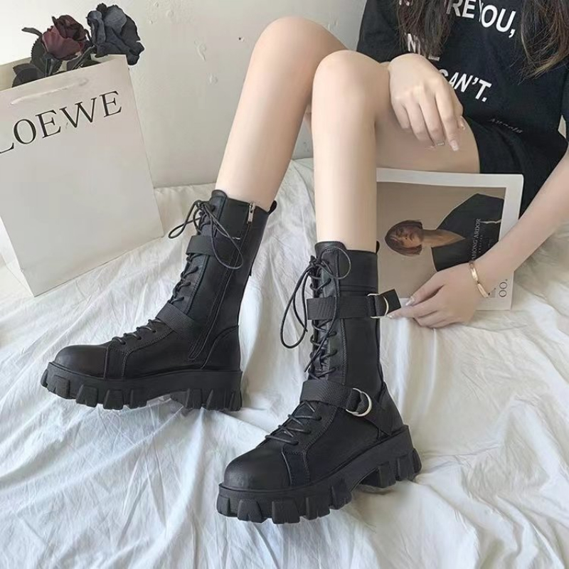 Bottes de femme 2025 Nouvelle plate-forme à lacets élégante tendance punk gothique en cuir rock moteur de moto chaussures de femmes plus 0c46