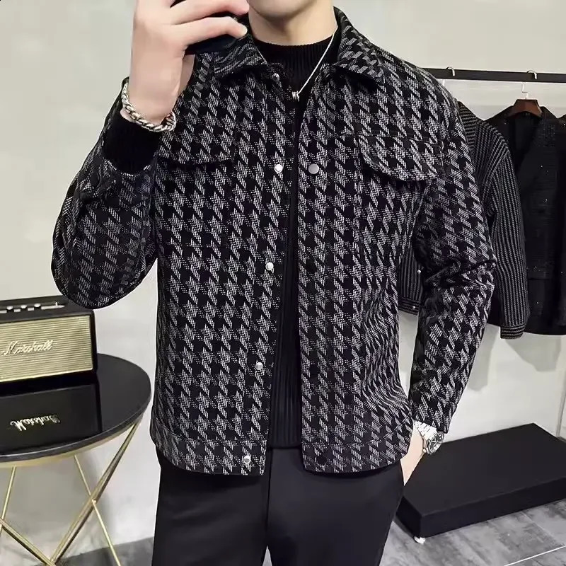 Veste décontractée à rayures à la mode pour hommes de style coréen slim fit printemps automne, dessus en cuir pour les jeunes robustes 240830