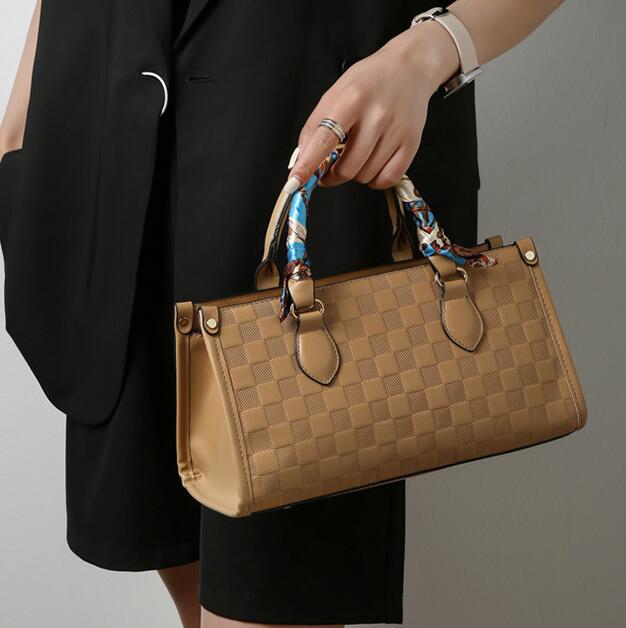 Ladys shoulder bag 5 elegant colors atmospheric ribbon handbag large capacity three piece retro leather handbag Joker solid color embossed womens-image-679113624
