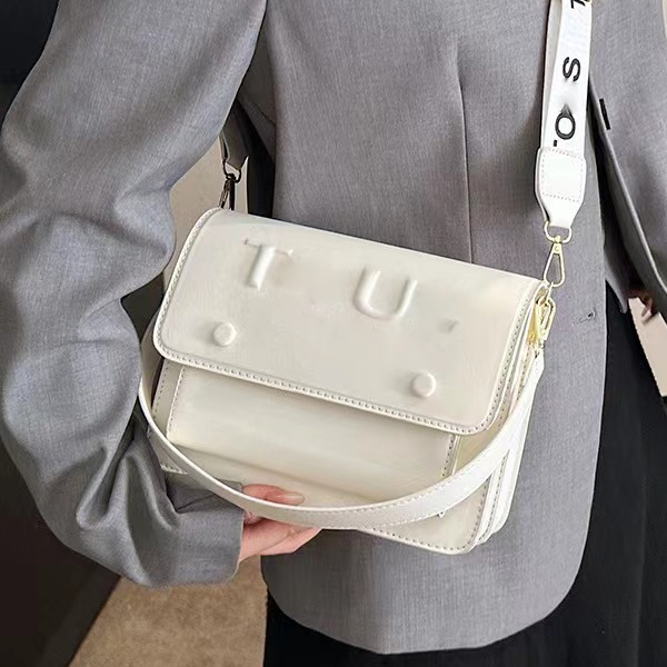 designer bag crossbody bag fashionable shoulder bag versatile high-quality leather underarm bag classic women's niche bag cross body square-image-946776000