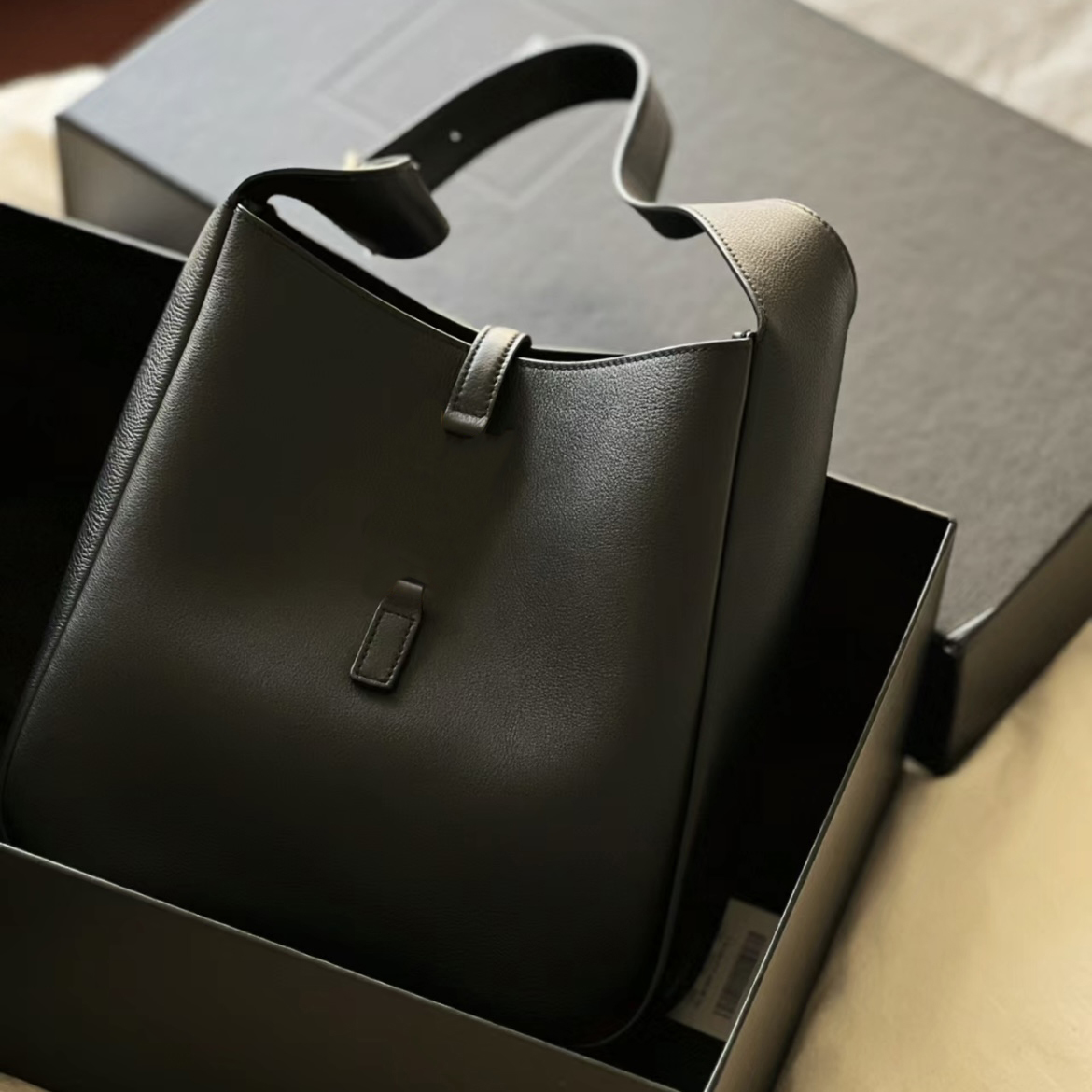 Designer shoulder bag luxury tote bag hobo women's fashion bag solid color handbag black leather classic diagonal handbag bucket bag-image-948090966