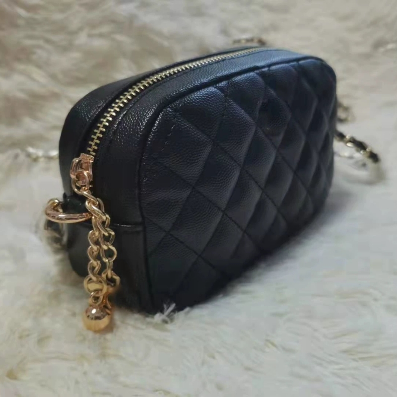 New Diamond lattice women's crossbody makeup bag metal chain carrier with gold hardware zipper decoration VIP gift