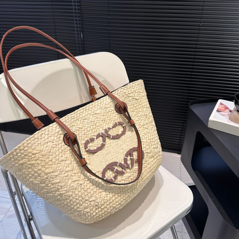 Sac de paille de panier de designer Sacs fourre-tout de mode Sacs de plage Designer tissé à la main Cross Body Open Beach Sac à main Dames Sac d'