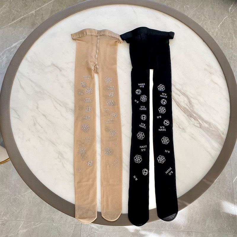 Chaussettes design de conception de luxe de conception de luxe pour les femmes de la lettre de perles sexy bassages de mode collants de jambe de
