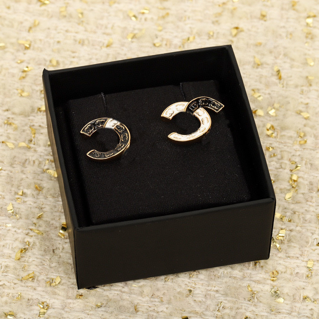 Luxury quality charm stud earring with black and white color enamel and words design have stamp box PS3087B